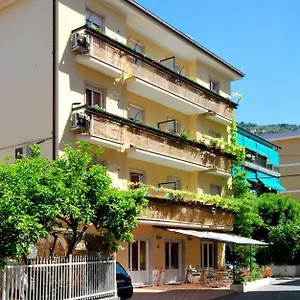 2* Aparthotel Glicini